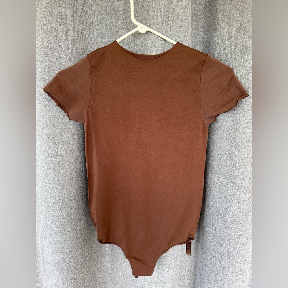 SKIMS Smokey Brown Essential T-Shirt Bodysuit